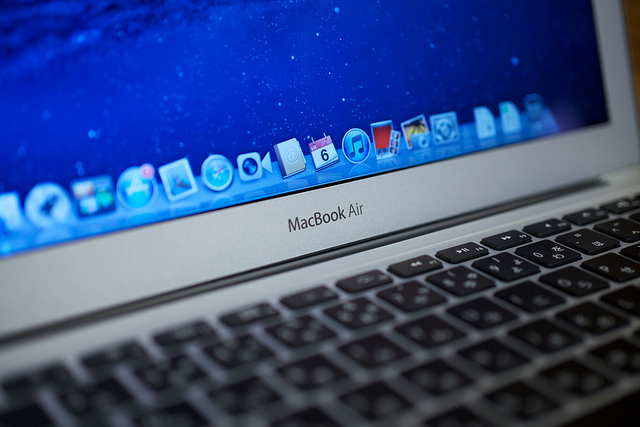 MacBook Air (Mid 2011)